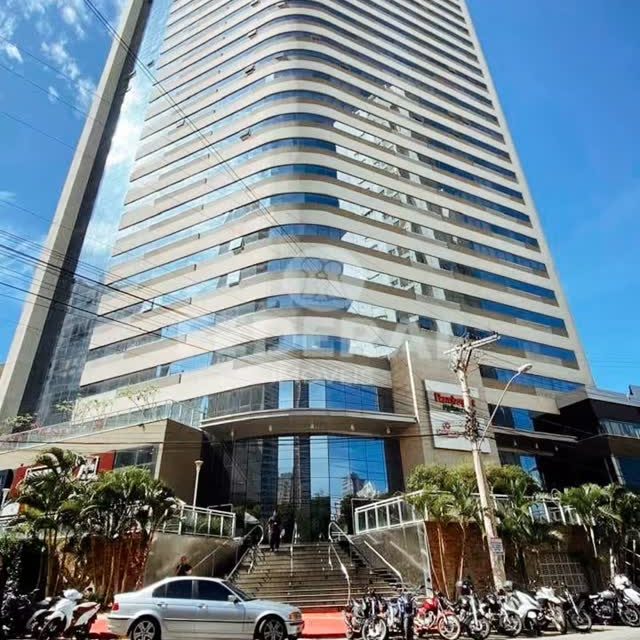 #JARDIMGOIÁS | #SALACOMERCIAL

🌟 Sala Comercial Duplex com Vista para o Parque Flamboyant 🌟

Um espaço que alia modernidade, conforto e localização estratégica para o seu negócio.

🏢 Piso inferior com 03 salas e recepção
🚻 02 banheiros
⬆️ Piso superior em vão livre + banheiro
🪞 Piso em porcelanato
🚗 03 vagas de garagem
🌳 Localização privilegiada em frente ao Parque Flamboyant

Uma oportunidade única para empresas que valorizam funcionalidade e imagem.

📞 (62) 3546-1402
📧 aluguel@federalimoveis.com.br

#FederalImóveis #goiânia #ParqueFlamboyant