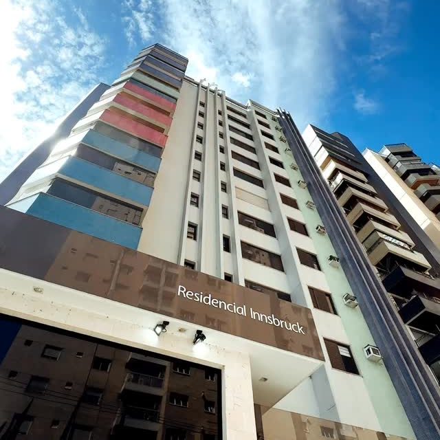 Se você ainda não mora ao lado do Vaca Brava… talvez esteja vivendo abaixo do seu padrão.
Imagine acordar com vista definitiva, descer para uma caminhada no parque mais desejado de Goiânia e voltar para um apartamento que traduz status, conforto e exclusividade em cada detalhe.
Isso não é sobre morar.
É sobre pertencer ao endereço certo.
📍Vaca Brava — onde o alto padrão realmente acontece.
Quer viver esse nível?
Me chama no direct agora e agende sua visita antes que alguém mais rápido feche.
#VacaBrava #AltoPadraoGoiania #ImoveisDeLuxo #Goiânia #SetorBueno MorarBem InvestimentoImobiliario MercadoImobiliarioGO LuxuryLiving FederalImoveis