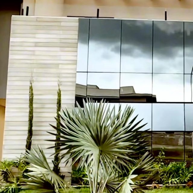 Poucas casas para locação no Jardins França entregam o que essa entrega.

Energia solar, climatização em todos os ambientes, 04 suítes plenas (com suíte térrea), área social ampla e uma área gourmet perfeita para receber, integrada com piscina aquecida.

Tudo isso em um condomínio completo, com lazer, esporte e qualidade de vida.

Uma oportunidade rara para quem quer morar bem em um dos endereços mais desejados da região.

📩 Me chama no direct para conhecer essa casa.

#JardinsFrança #AltoPadrãoGoiânia #MorarBemGoiânia #ImóveisGoiânia #FederalImóveis CondomínioFechado GoiâniaAltoPadrão