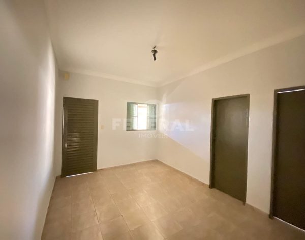 041759838415648