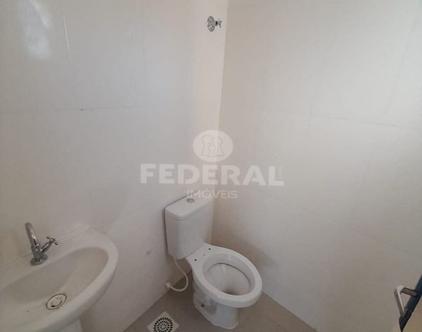 071718734952392-3