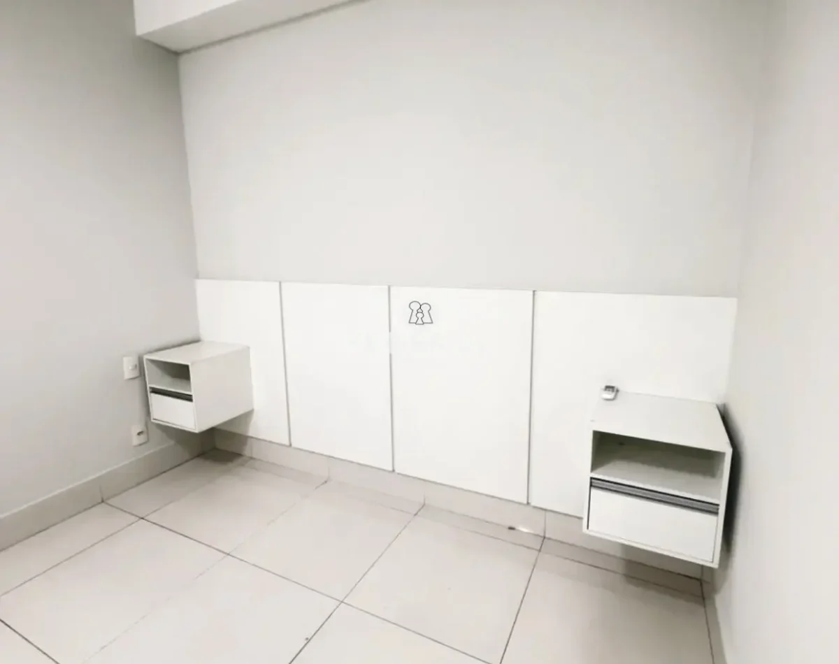 IT_FLAMBOYANT20282929_page-0001-watermarked