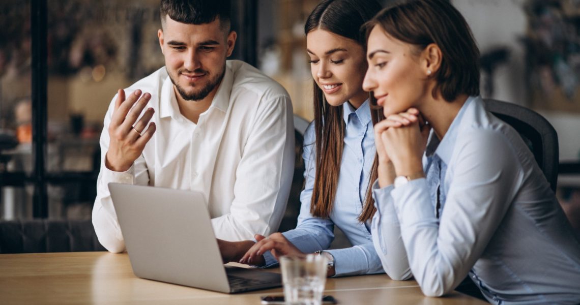 O novo perfil do investidor imobiliário em 2026: mais jovem, digital e exigente