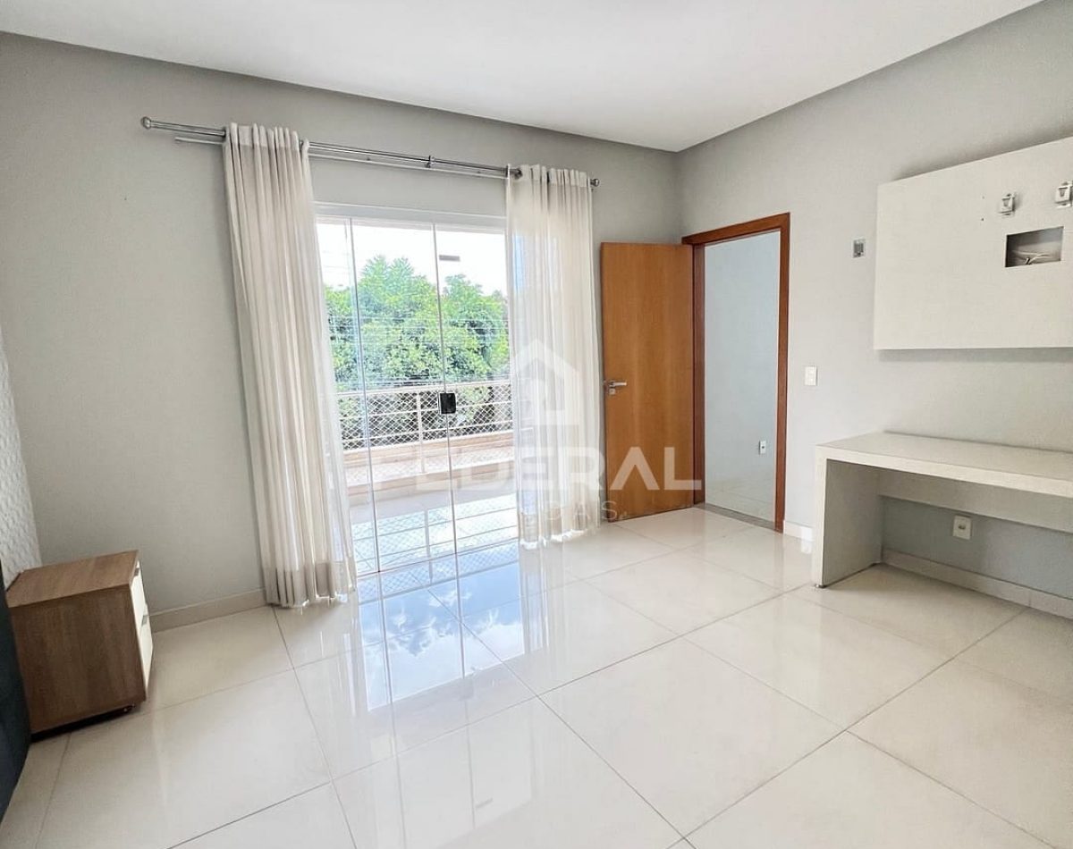 img_37761764163121570-2