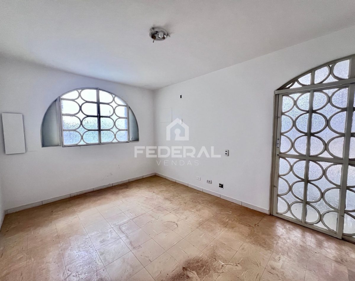 img_65801772741149942-2