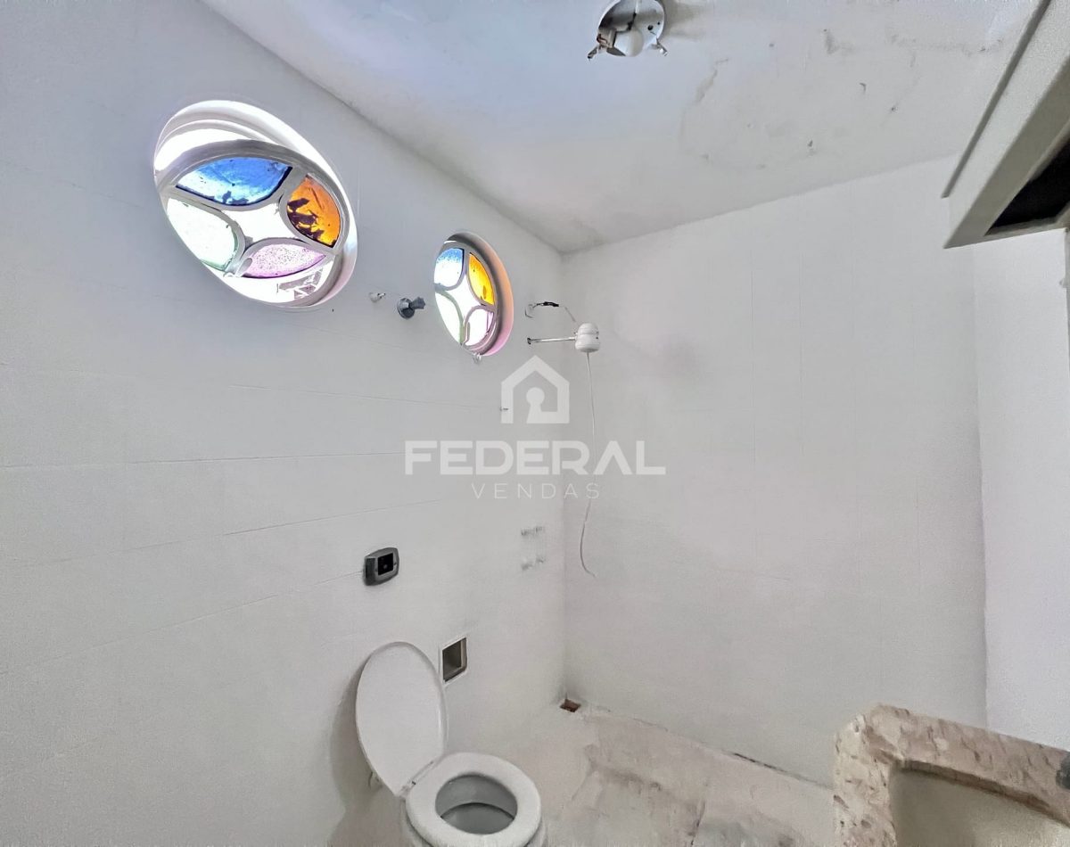 img_65811772741149963-2