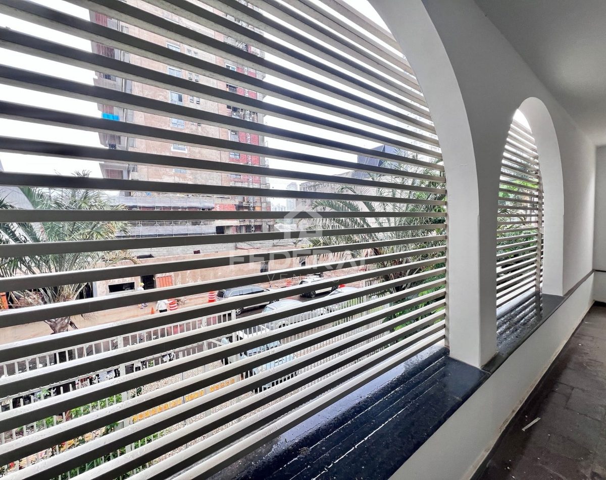 img_65841772741150023-2