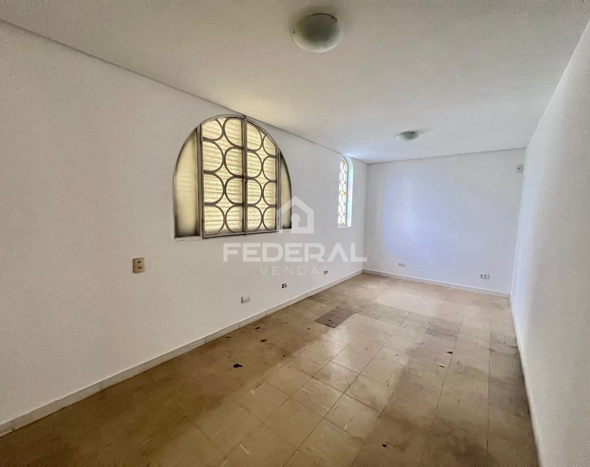 img_65901772741150257-2