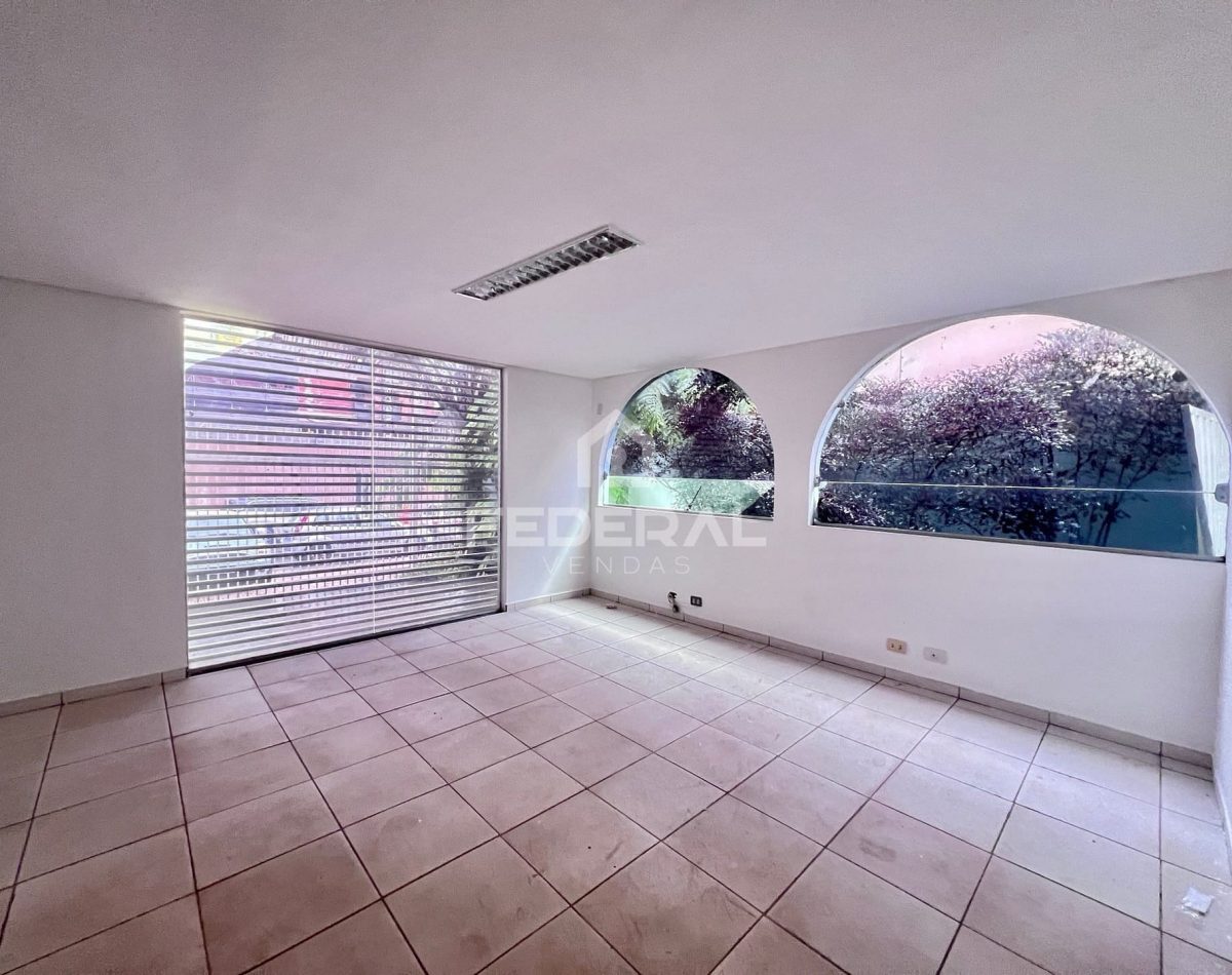 img_65981772741150040-2