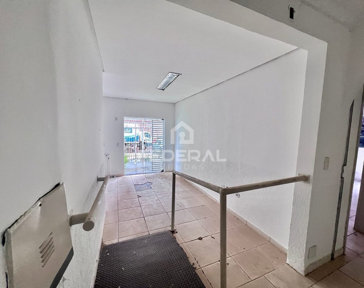 img_66001772648645905-2