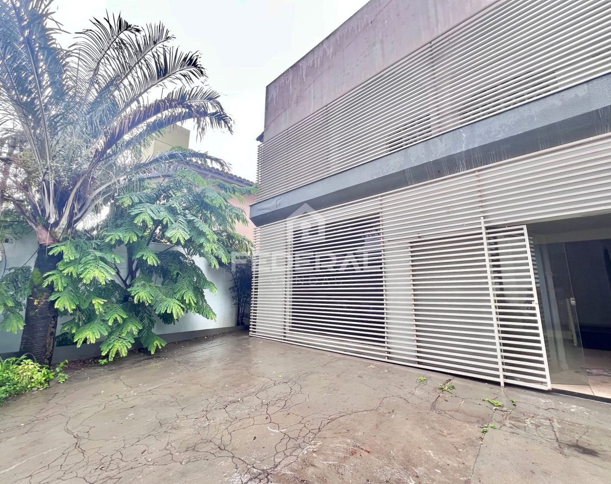 img_66051772648645905-2